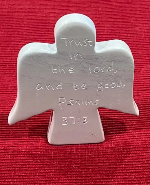 Flat Angel Natural Kisii Soapstone Nativity - Psalms 37:3 - Image 3