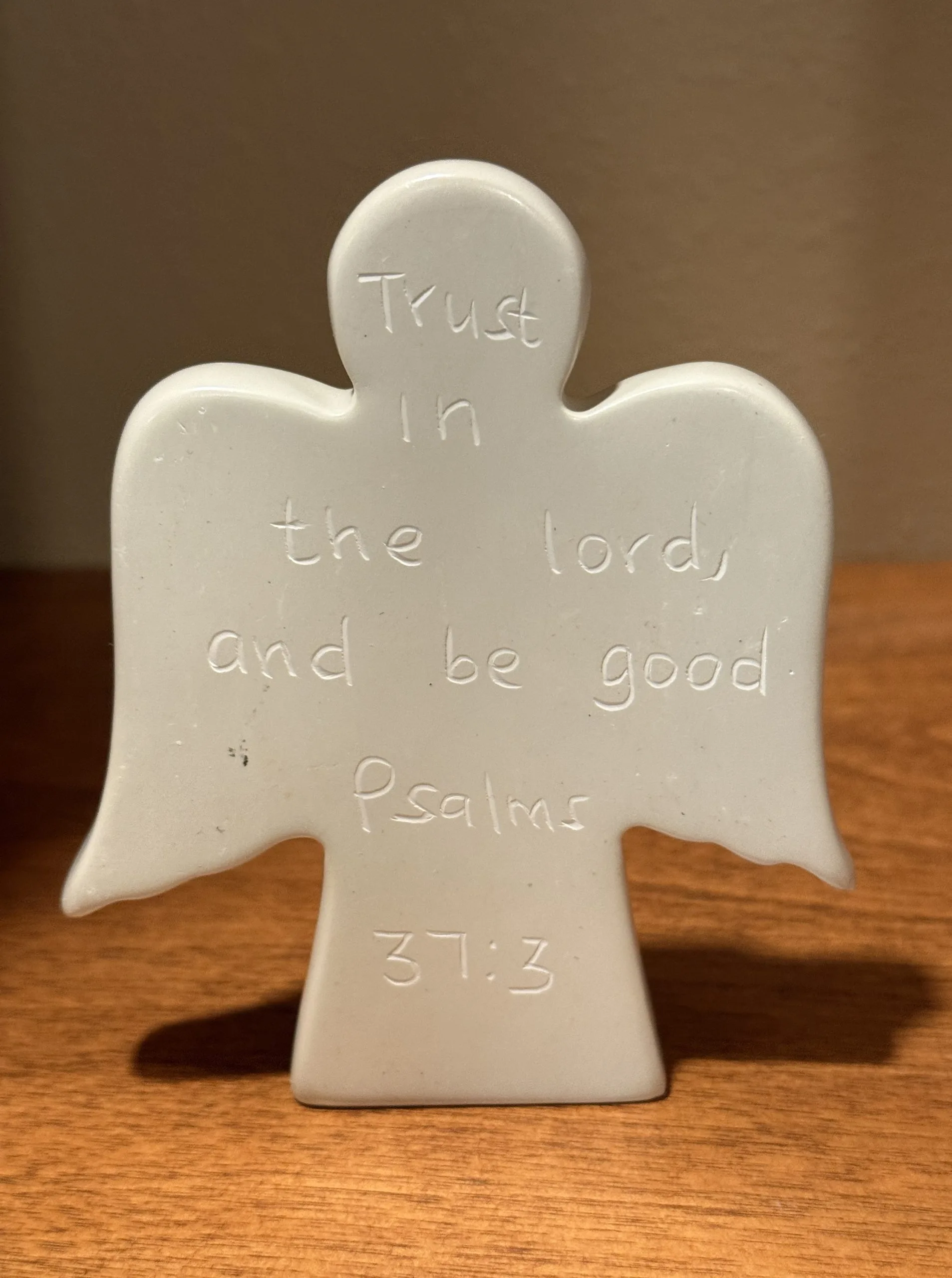 Flat Angel Natural Kisii Soapstone Nativity - Psalms 37:3 - Image 2