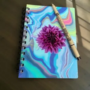 Purple Dahlia Art Journal: Unique 5x7 Spiral Notebook, Handmade pour painting cover. Perfect gift for writers & artists