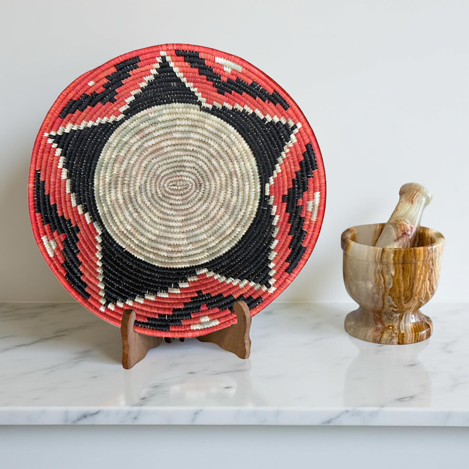 Handwoven Raffia Ugandan Toro African Baskets Bowls in Expanding Kaleidoscope Design - Image 4