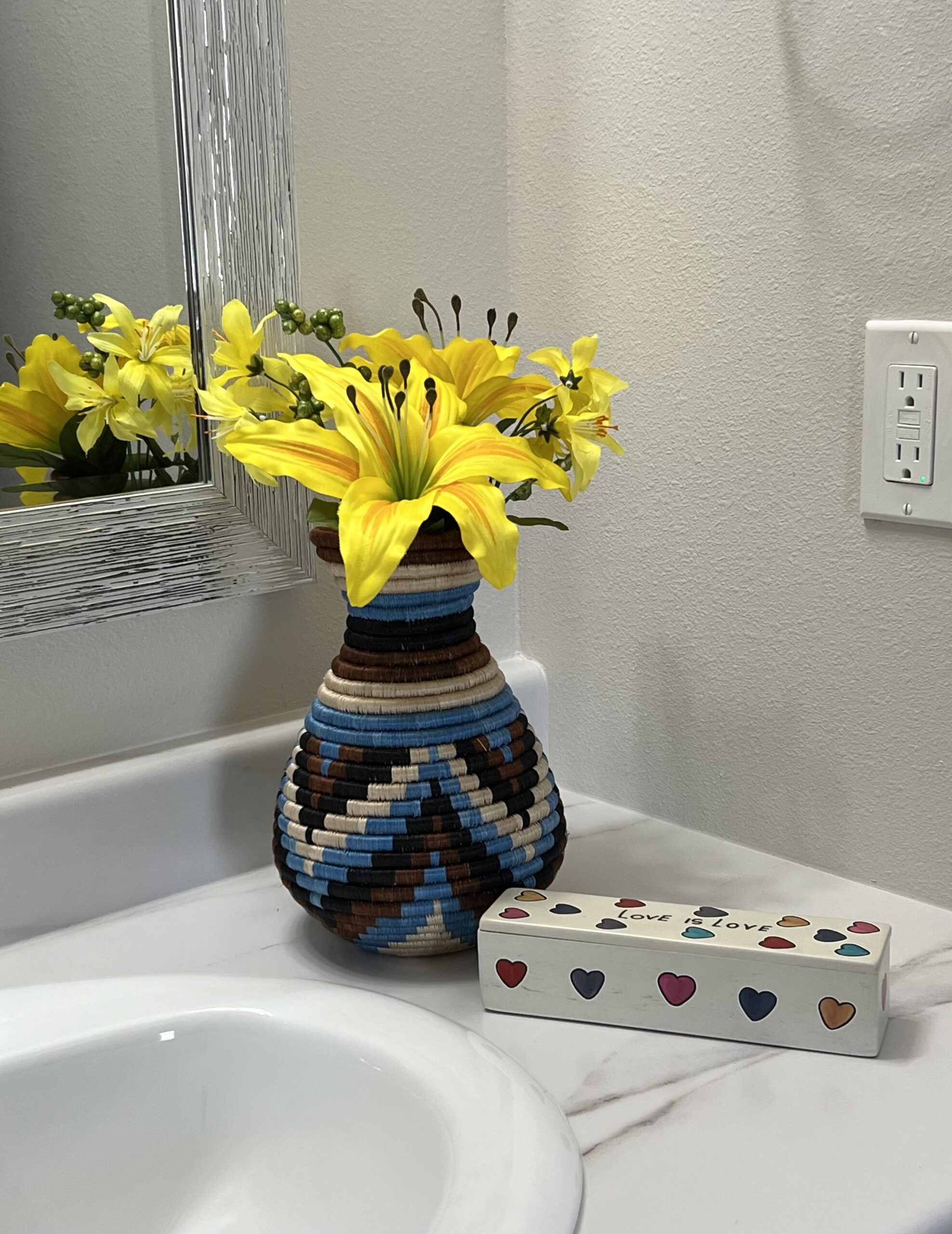 Handwoven Sisal Floral Vases in a Tan, Sea Green, and Black - Image 8